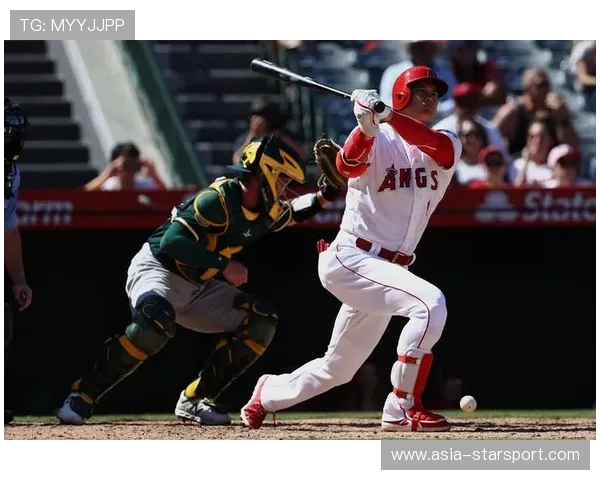 小贝林状态滑铁卢，连续两场坐冷板凳，小贝近照