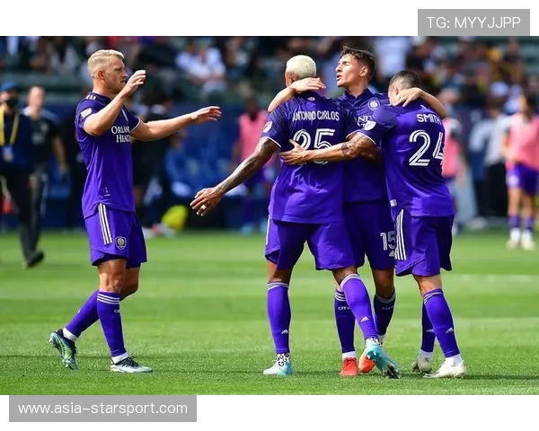 洛杉矶FC新援首秀破门，球队气势如虹，洛杉矶队伍